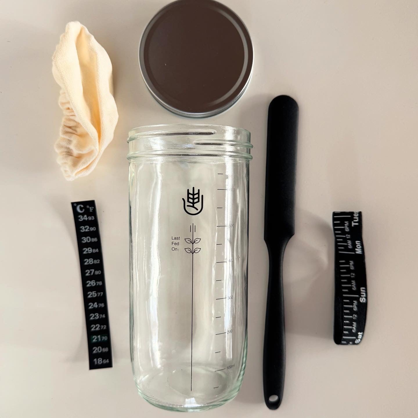 Simpel Surdej starter jar with sourdough